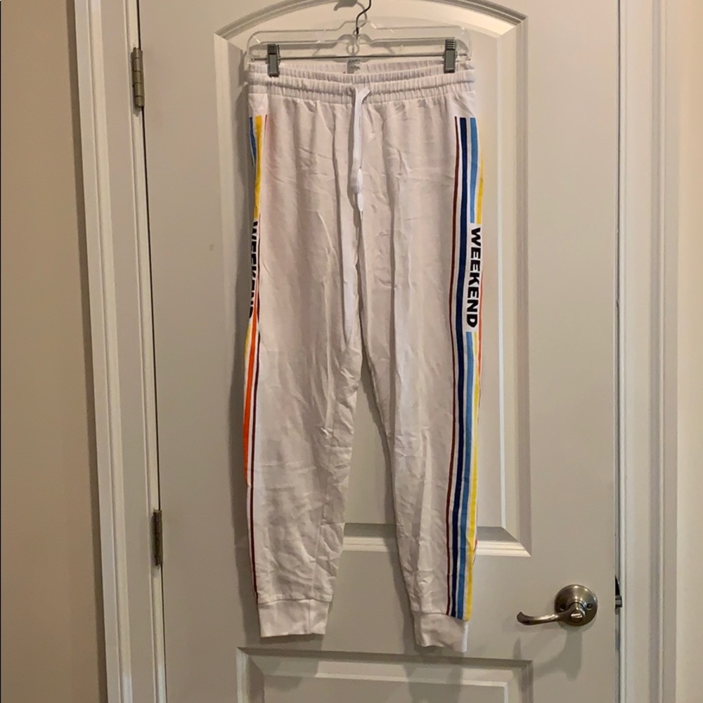 Withe joggers